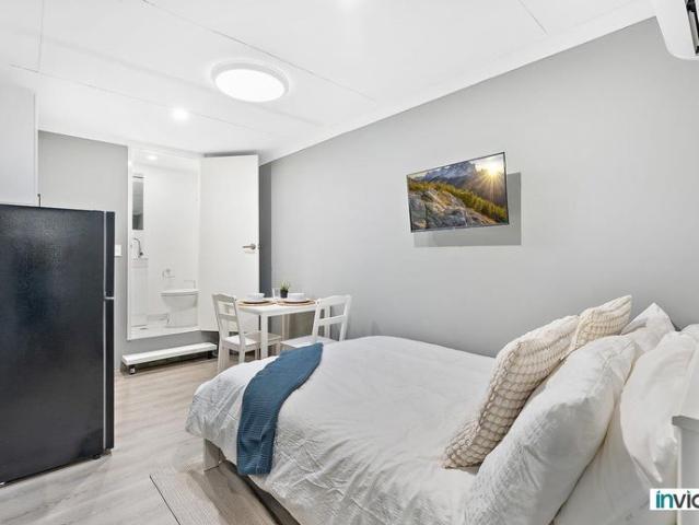 Room for rent in Hammond Park, Western Australia