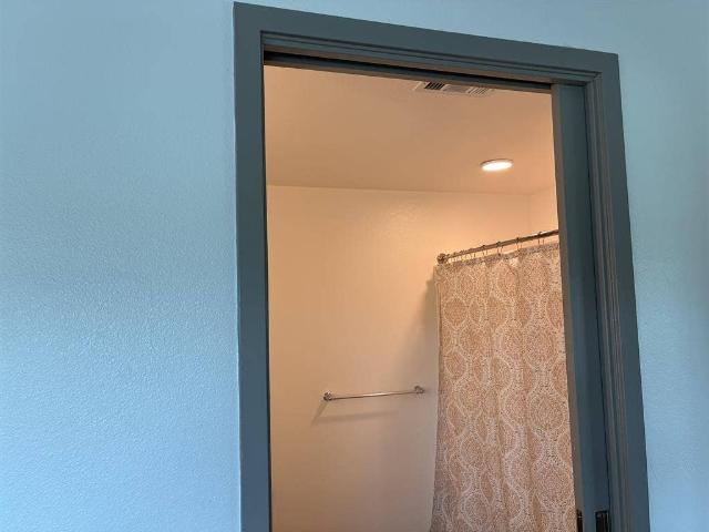Room for rent in Canoga Park, California