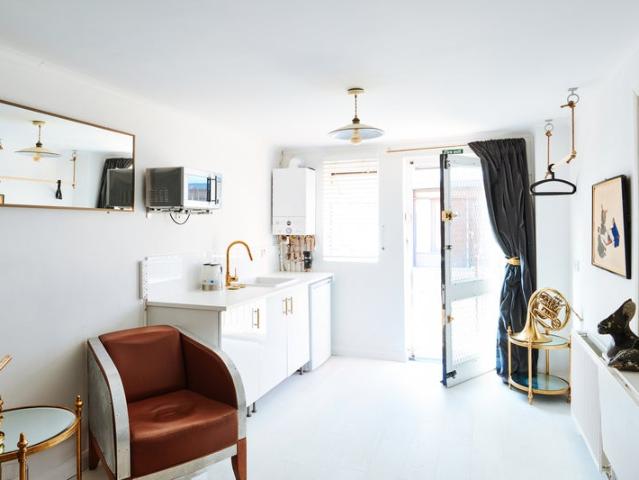 Studio for rent in North Kensington, Greater London