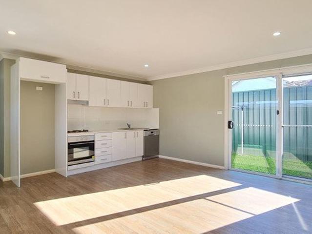 House for rent in Cambridge Park, Sydney