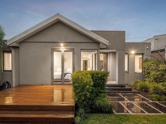 Townhouse for rent in Hampton East, Melbourne