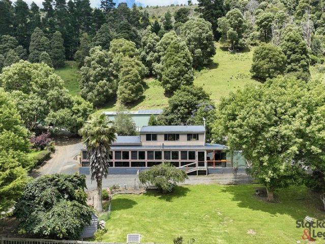 Cottage for sale in Grand Ridge, Victoria