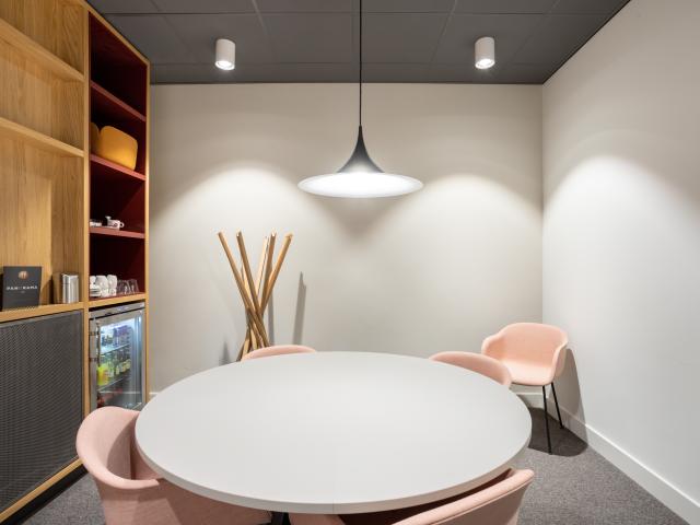 Office for rent in Malaka