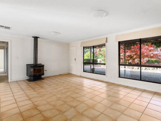 House for rent in Spring Hill, Victoria