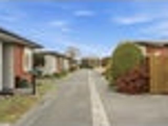 House for sale in Chaslands, Canterbury