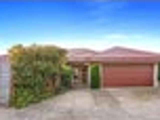 House for sale in Chaslands, Canterbury
