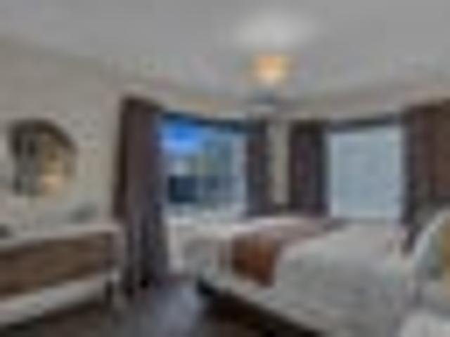 Townhouse for sale in Chaslands, Canterbury