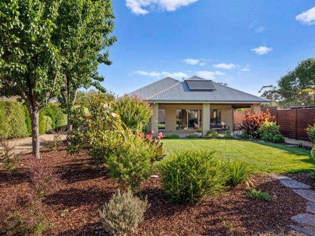 House for sale in Victoria