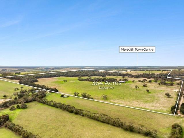 Cottage for sale in Meredith, Victoria