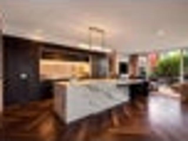 Townhouse for sale in Merivale Mall, Fendalton-Waimari-Harewood Community