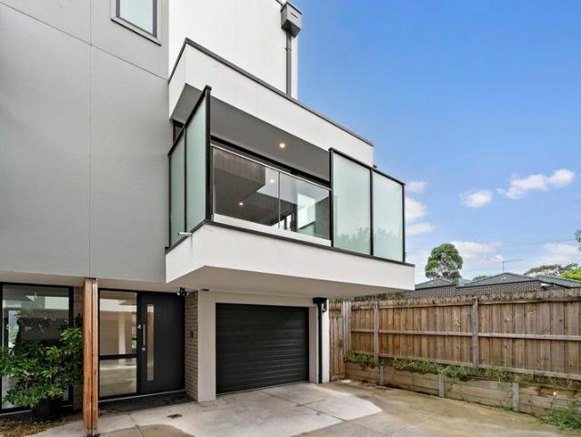 Townhouse for sale in Camerons Creek, Victoria