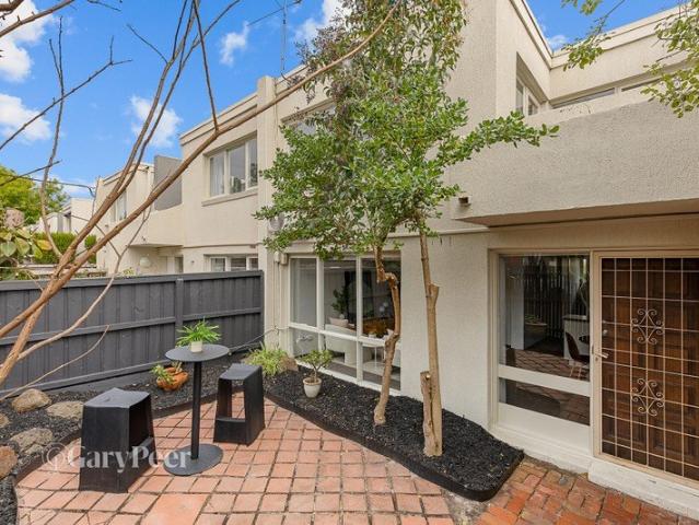 Townhouse for sale in Balaclava, Melbourne
