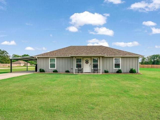 House for sale in Paris, Texas