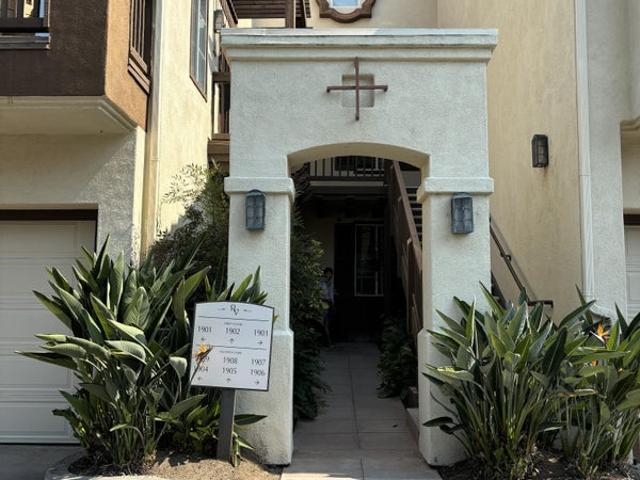 Room for rent in Tustin, California