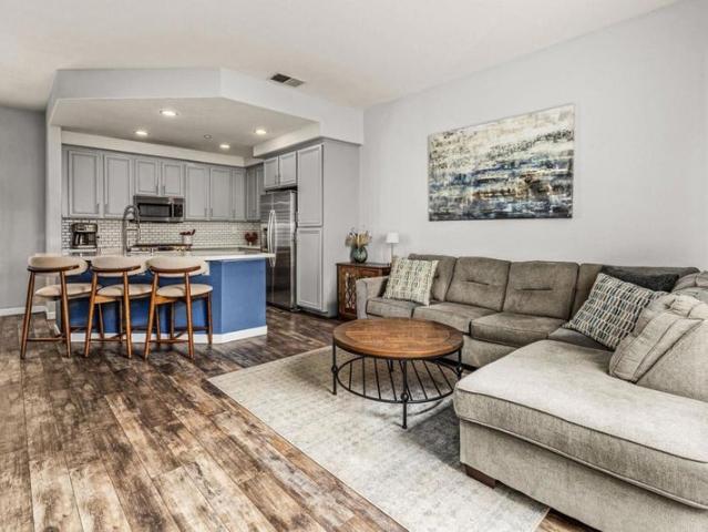 Room for rent in California