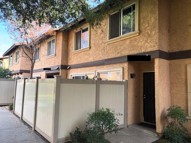 Room for rent in Canoga Park, California