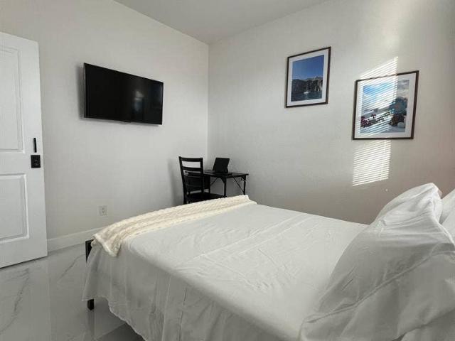 Room for rent in Port Charlotte, Florida