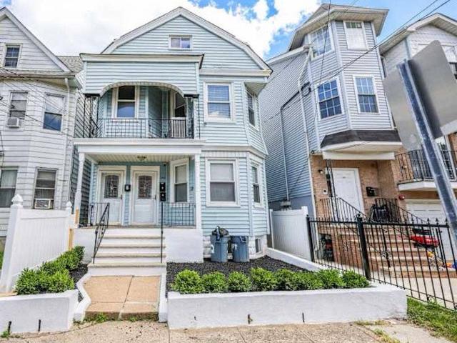Room for rent in Newark, New Jersey