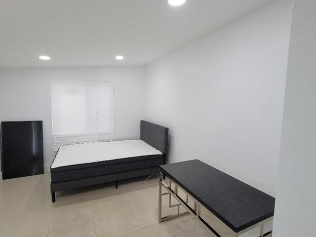 Room for rent in Pompano Beach, Florida
