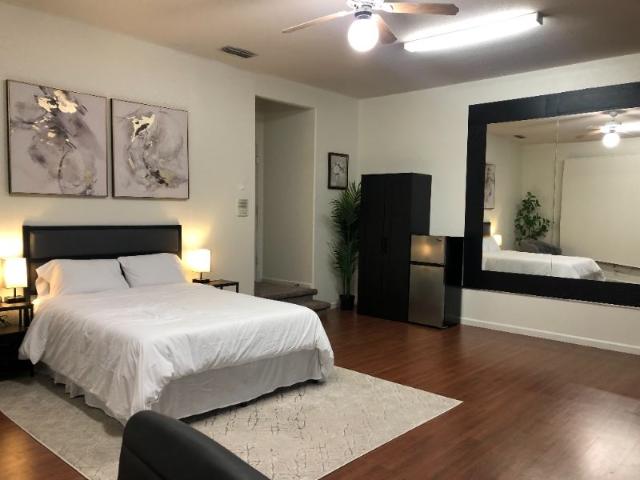 Room for rent in California