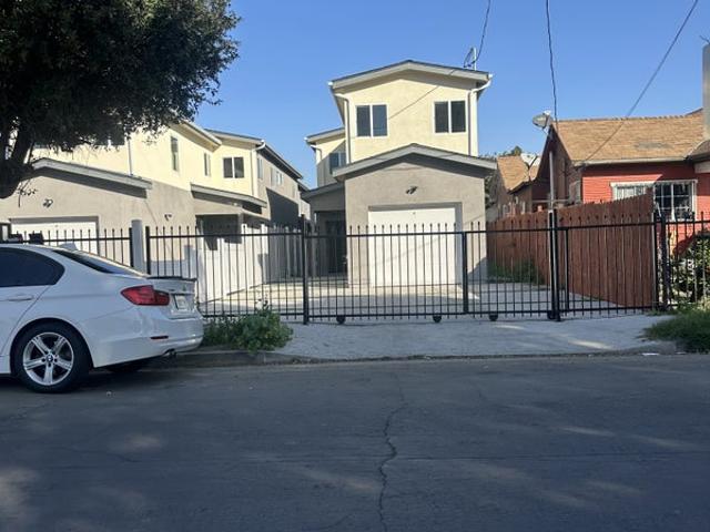 Room for rent in Canoga Park, California