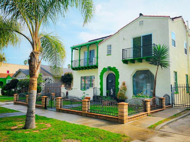 Room for rent in Canoga Park, California