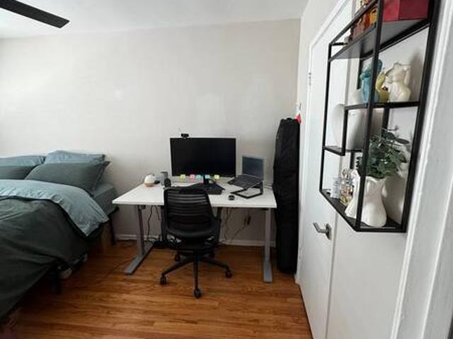 Room for rent in Canoga Park, California