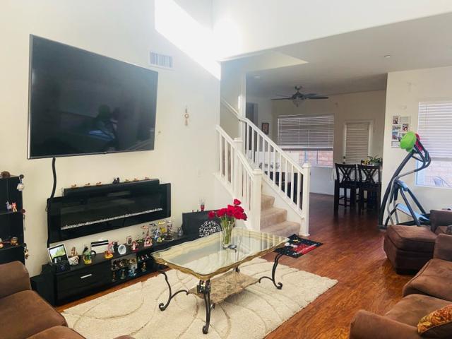 Room for rent in Greek Tract, Simi Valley