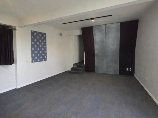 Room for rent in Canoga Park, California