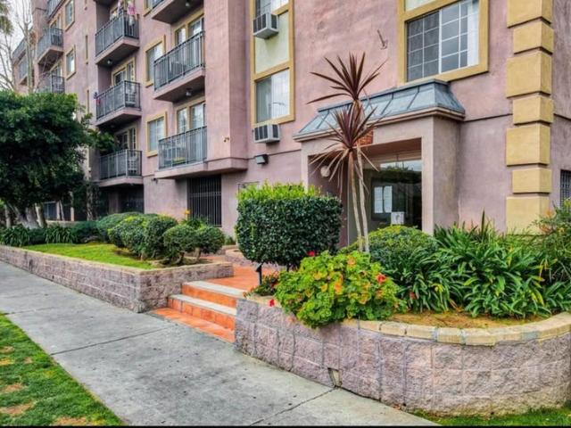 Room for rent in Canoga Park, California