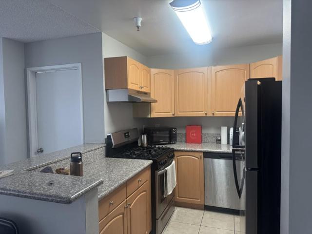 Room for rent in Canoga Park, California