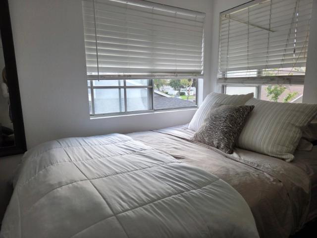Room for rent in Oceanside, California