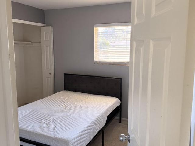 Room for rent in Canoga Park Neighborhood Council District, Canoga Park