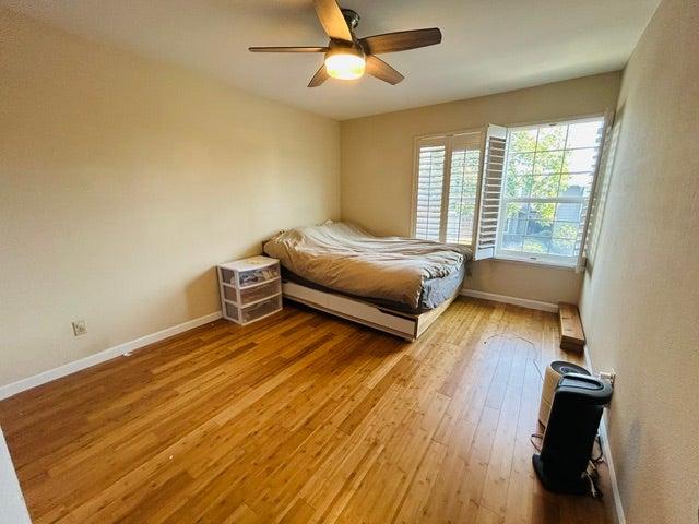 Room for rent in Alameda, California