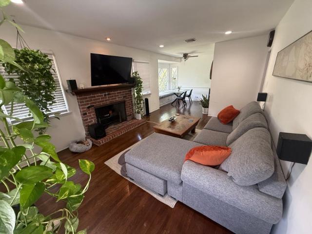 Room for rent in Valley Village Neighborhood Council District, Los Angeles