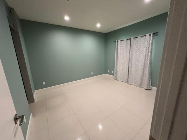 Room for rent in California