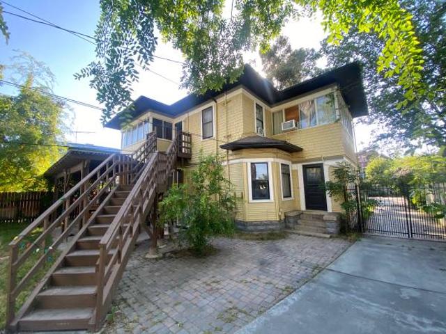 Room for rent in Riverside, California