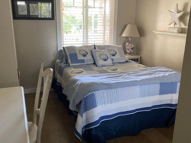 Room for rent in Huntington Beach, California