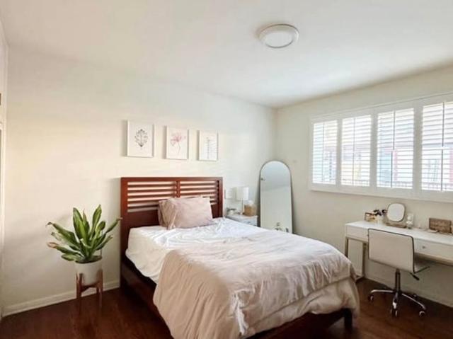 Room for rent in Canoga Park, California