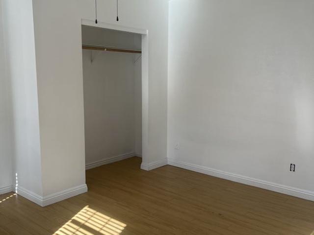Room for rent in Canoga Park, California
