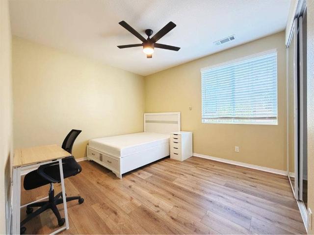Room for rent in Fontana, California