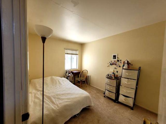 Room for rent in Canoga Park, California