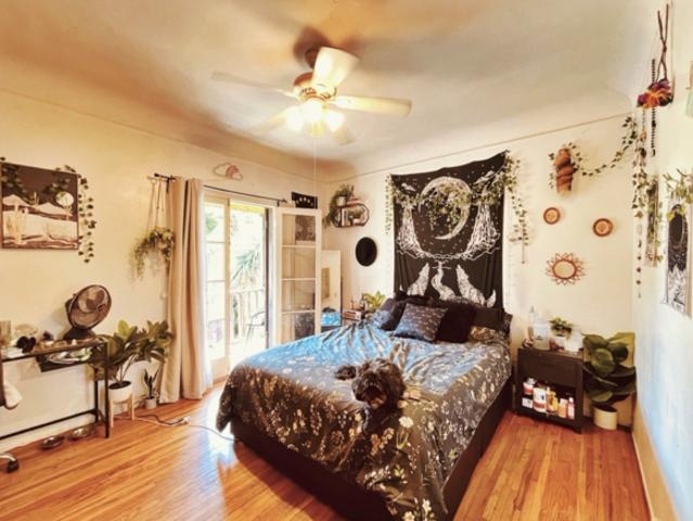 Room for rent in Canoga Park, California