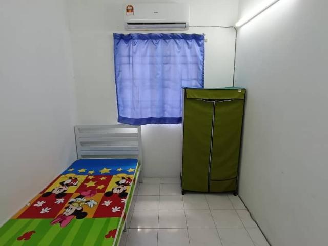 Room for rent in Petaling, Alam Impian