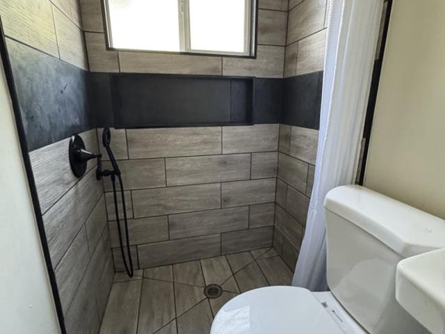 Room for rent in Van Nuys Neighborhood Council District, Canoga Park