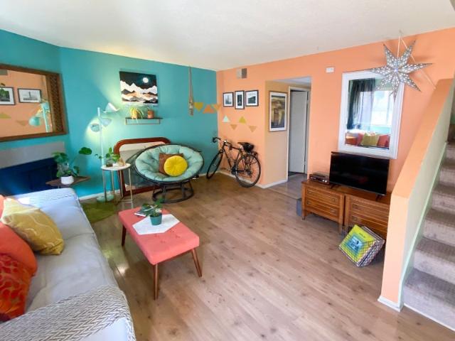 Room for rent in Canoga Park, California