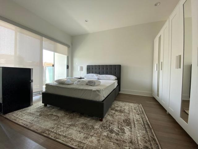 Room for rent in Canoga Park, California