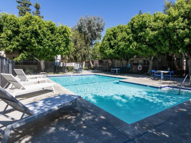 Apartment for rent in Canoga Park, California