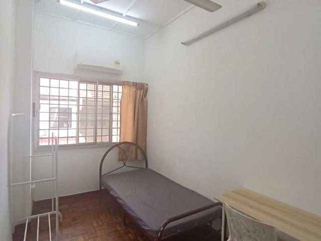 Room for rent in Petaling, Damansara Damai