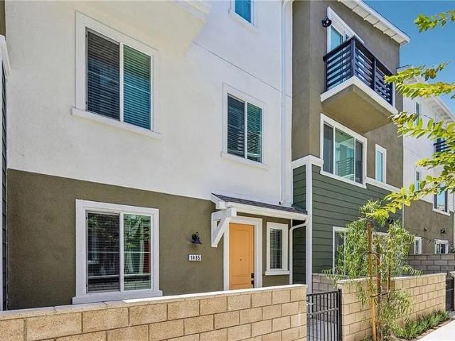 Room for rent in Canoga Park, California